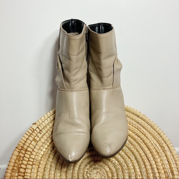 Vintage kitten heal ankle boots. - Picture 2 of 6